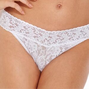 Hanky Panky Signature Lace Original Rise Thong - Rosewater Pink